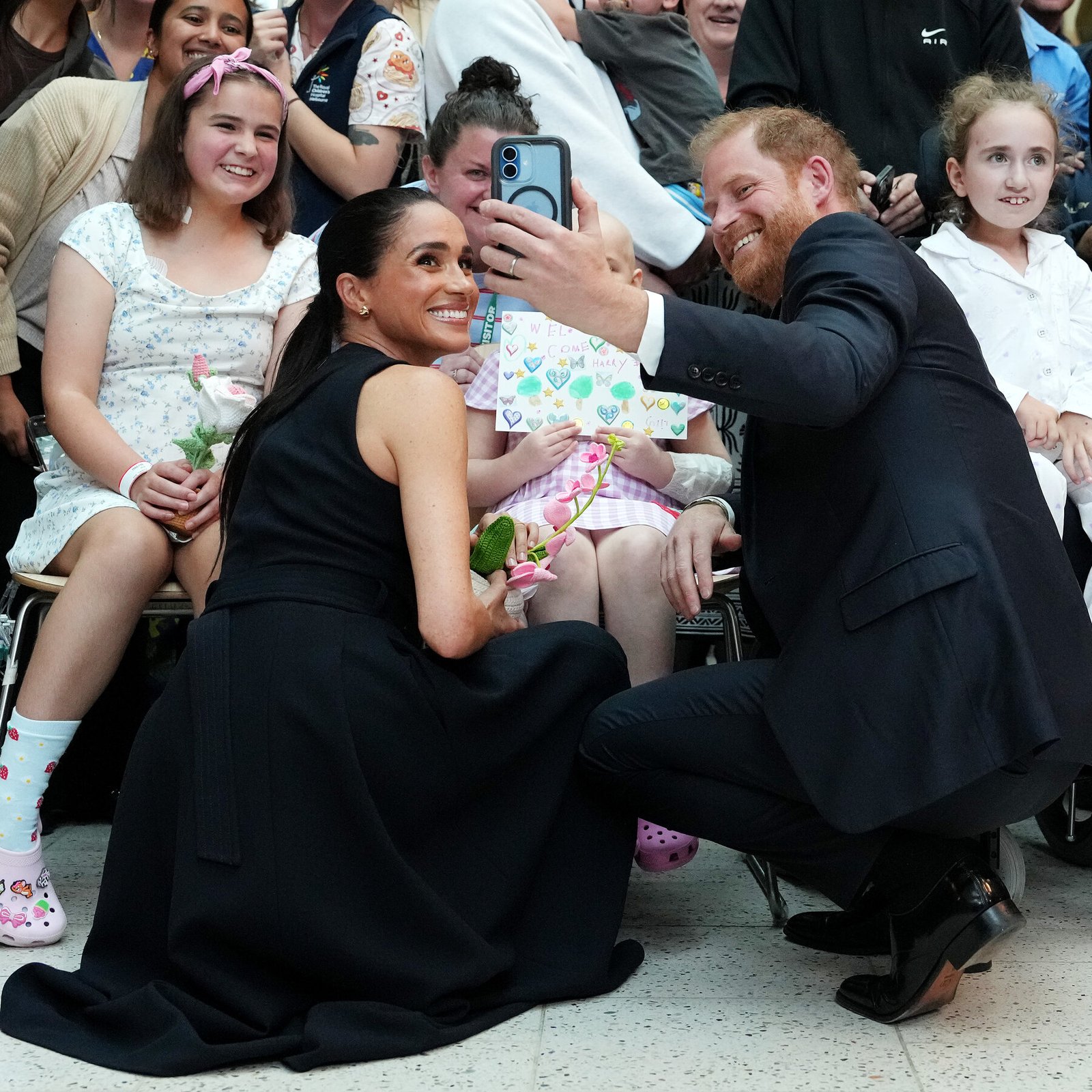 19int-timeline-meghan-harry-mchl-mediumsquareat3x Harry and Meghan's Break With Britain and Planned Return: a Timeline - The New York Times